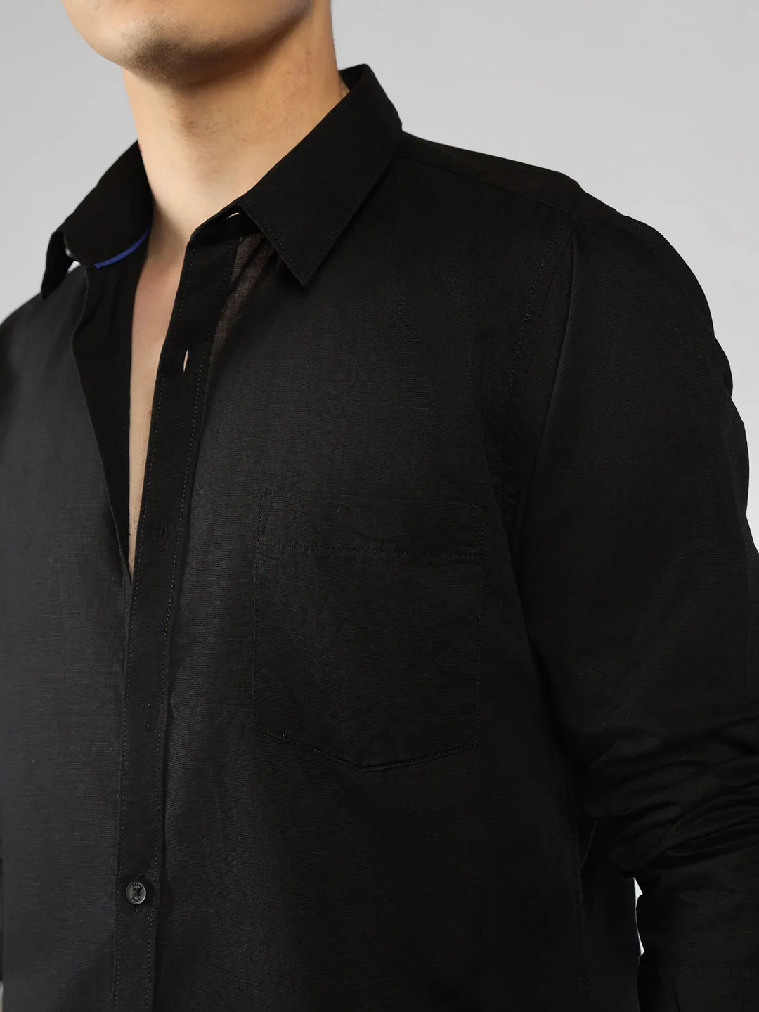 Men's Black Solid Spread Collar Full Sleeve Regular Fit Shirt