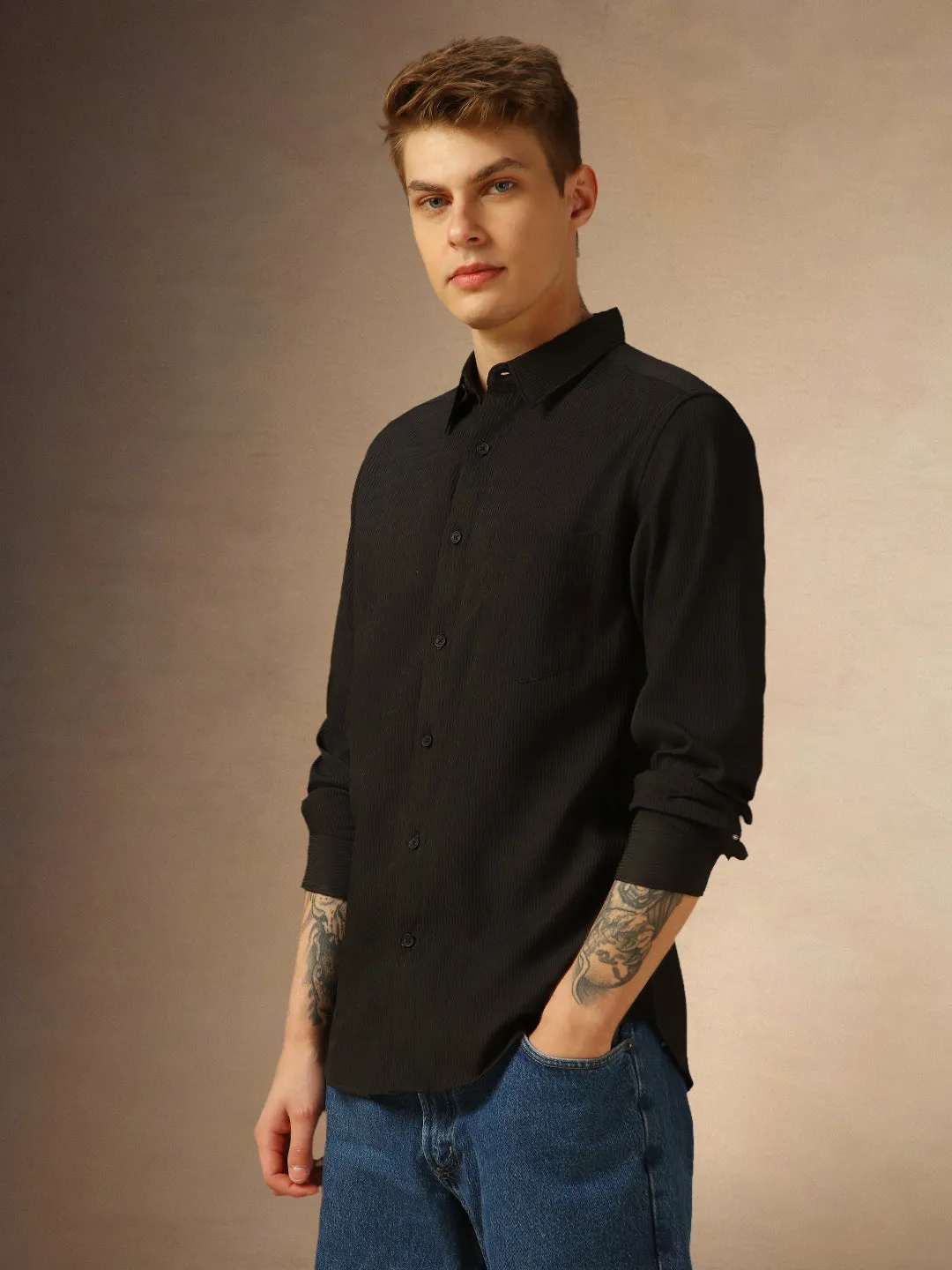 Men's Black Textured Spread Collar Full sleeve Regular Fit Shirt