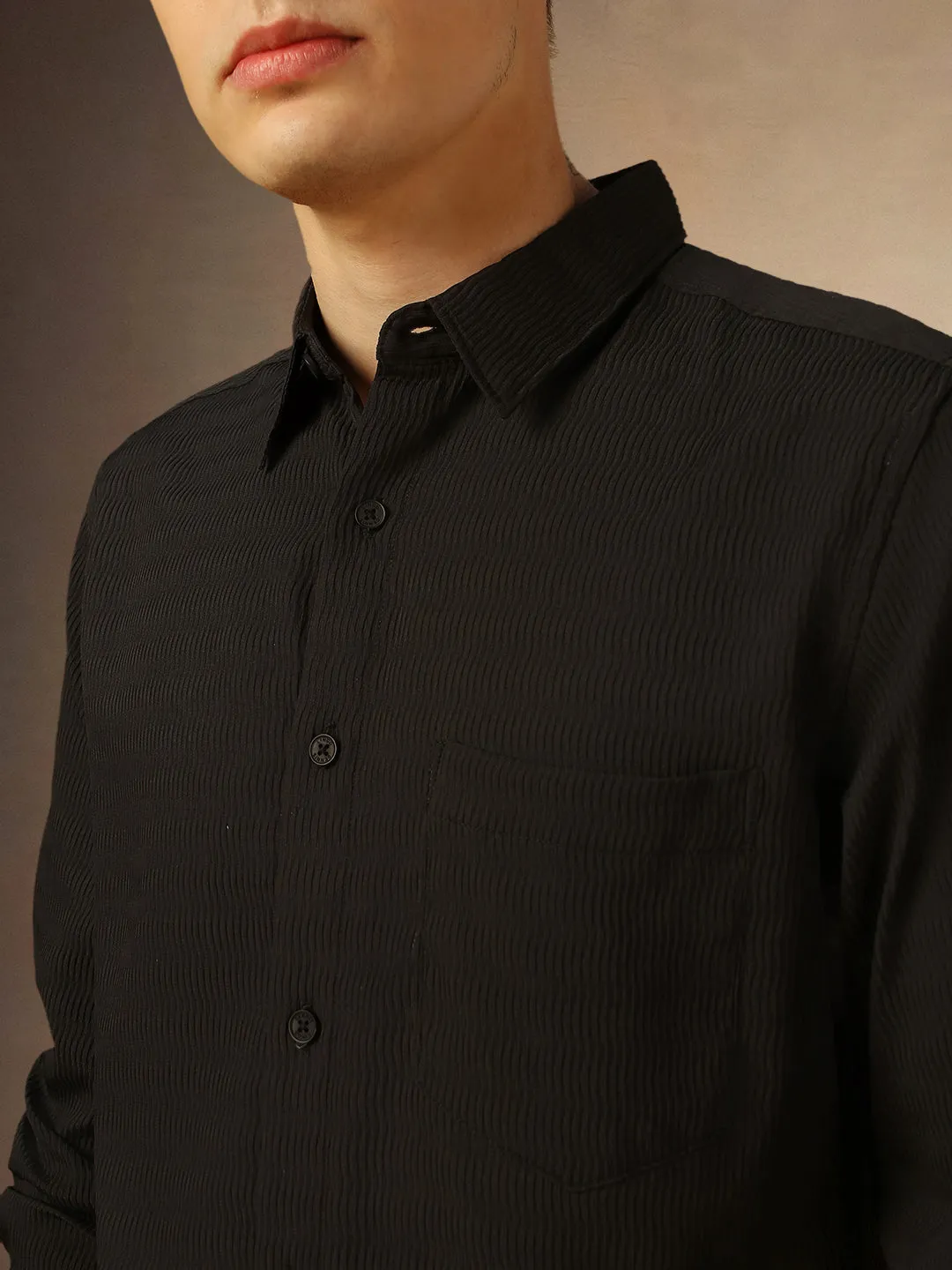 Men's Black Textured Spread Collar Full sleeve Regular Fit Shirt