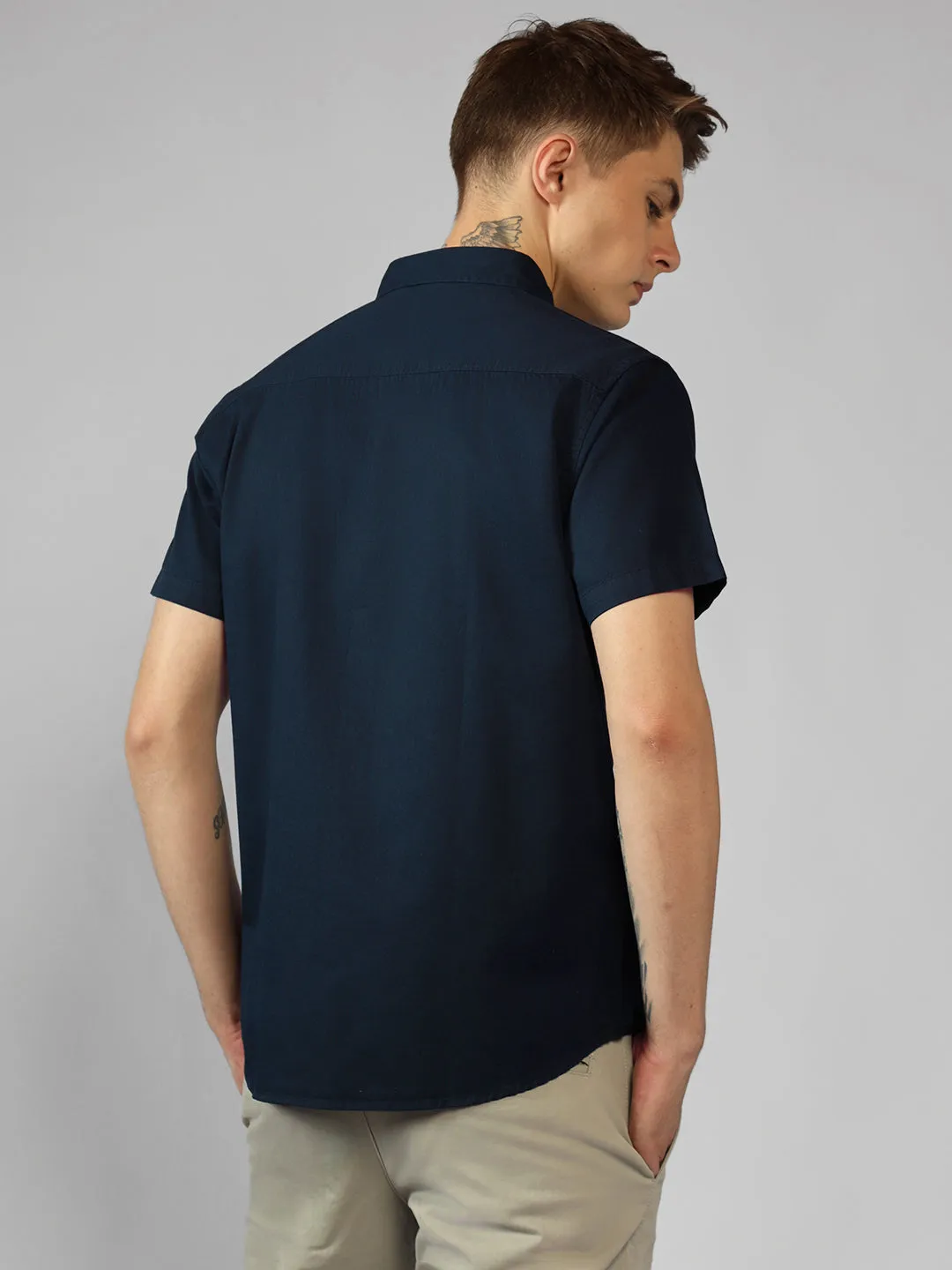 Men's Navy Blue Solid Spread Collar Short Sleeves Relaxed Fit Casual Shirt