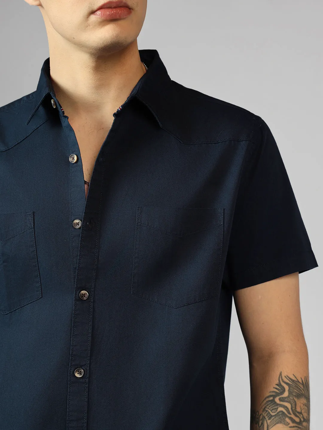 Men's Navy Blue Solid Spread Collar Short Sleeves Relaxed Fit Casual Shirt