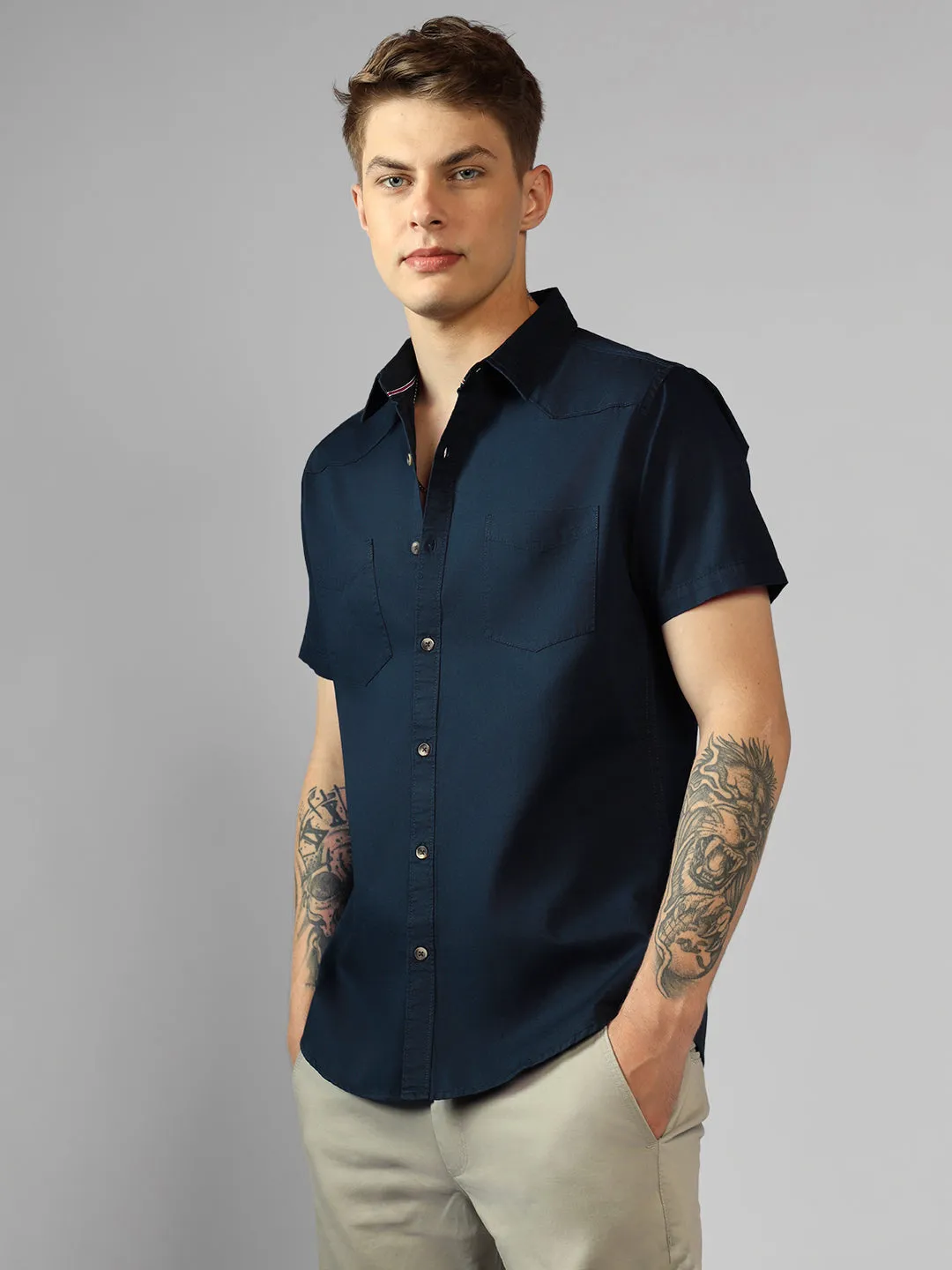 Men's Navy Blue Solid Spread Collar Short Sleeves Relaxed Fit Casual Shirt